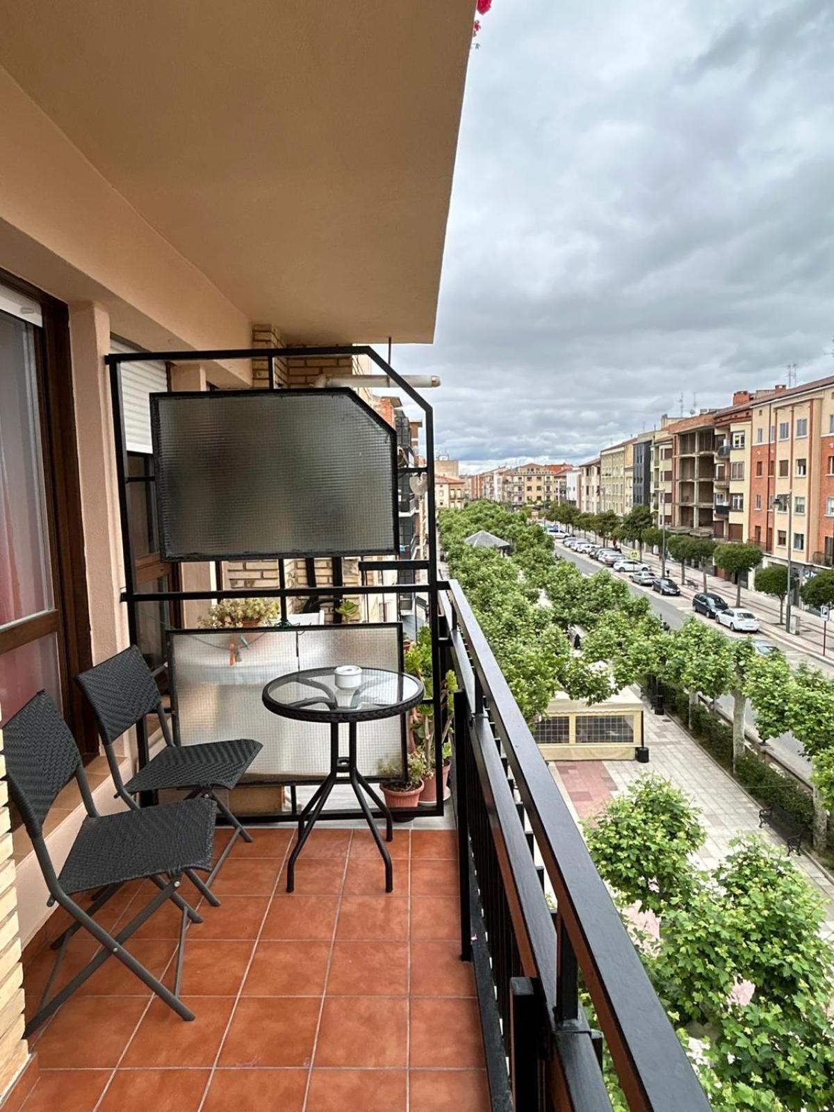 Apartamentos El Conde Santo Domingo De La Calzada Exterior foto